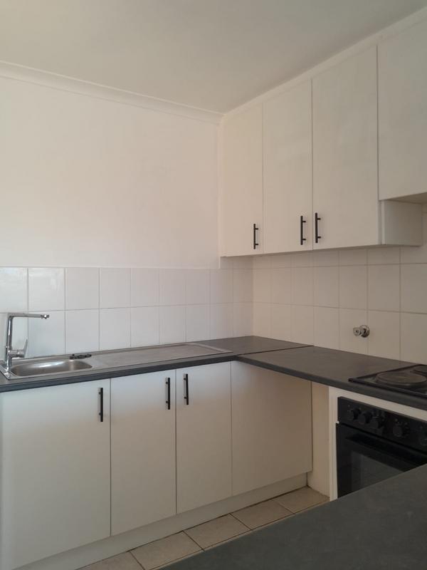 To Let 2 Bedroom Property for Rent in Kenilworth Western Cape